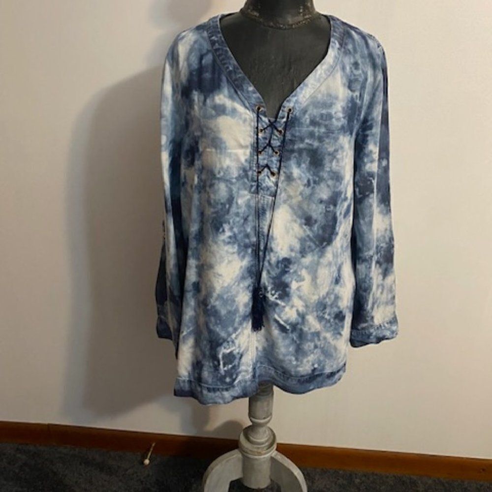 Nine West Blue/White Tie Dye V-neck tunic, size L